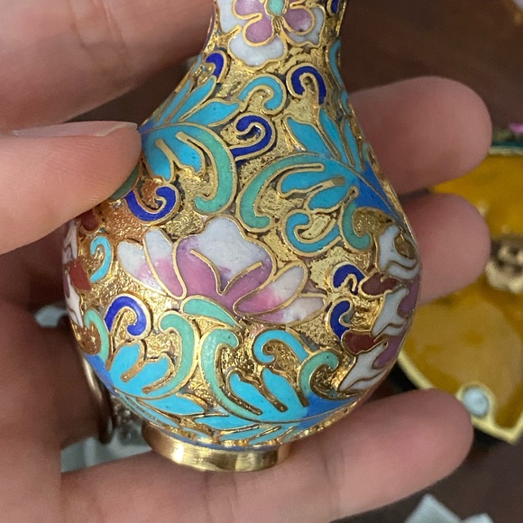 Small Trinket Collection Decor - Picture 9 of 13